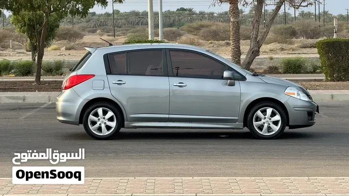 Nissan Tiida 2010 photo 3