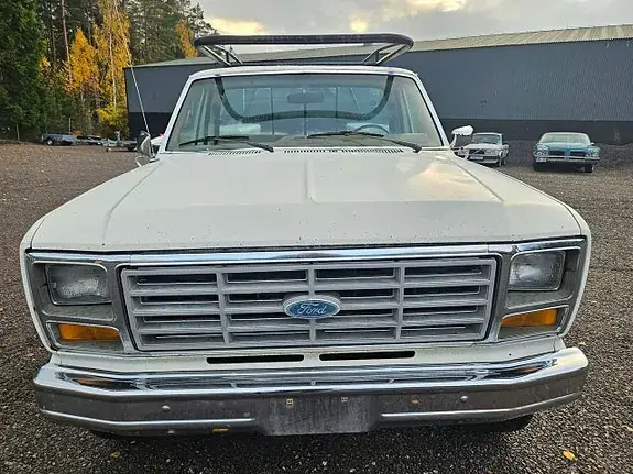Ford F250 1984 photo 2