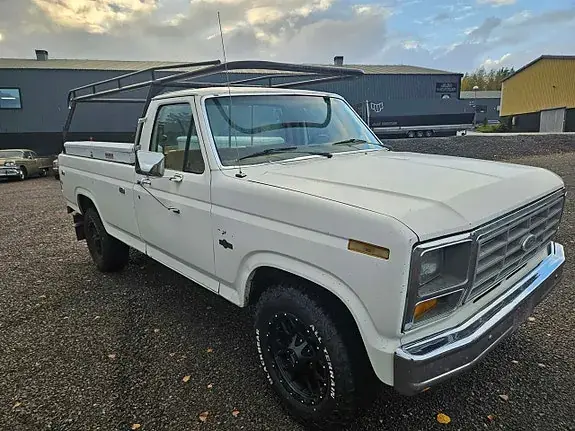 Ford F250 1984 photo 3