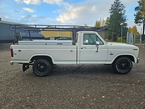 Ford F250 1984 photo 4