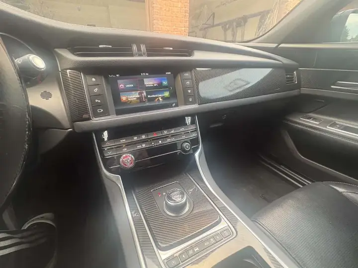 Jaguar Xf 2017 photo 4
