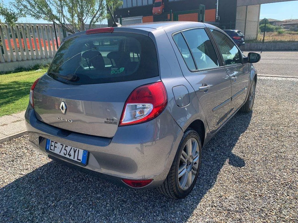 Renault Clio 2011 photo 5