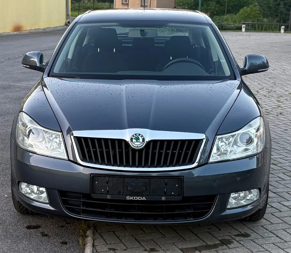 Skoda Octavia 2010 photo 2