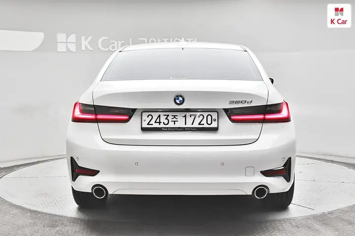 BMW 3 Series 2019 photo 4