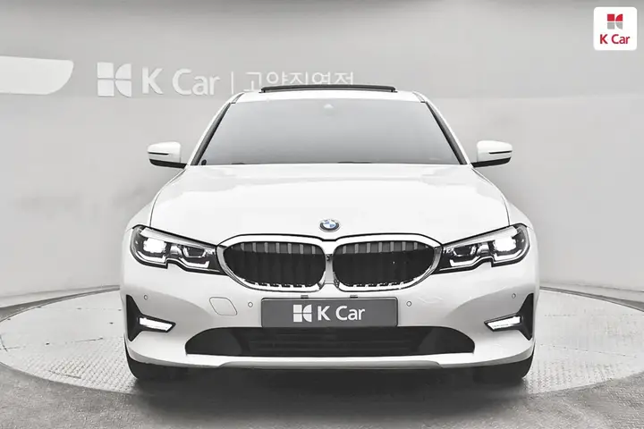 BMW 3 Series 2019 photo 3