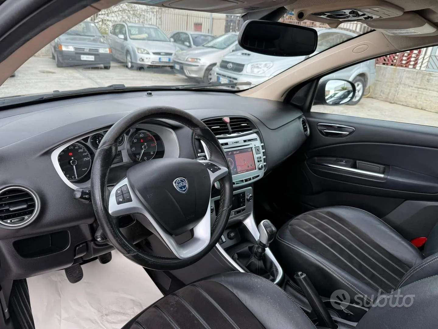 Lancia Delta 2012 photo 2
