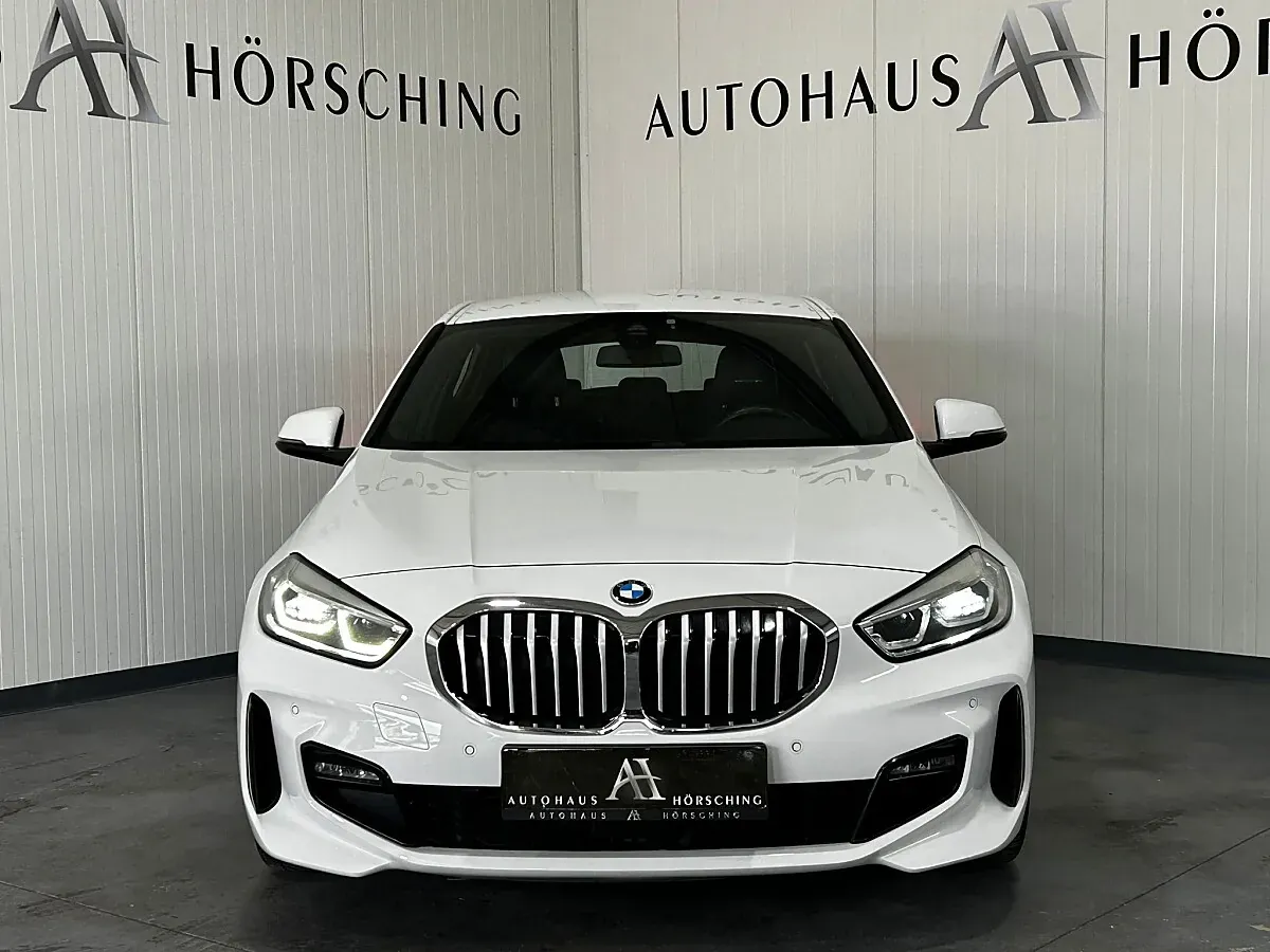 BMW 1 Series 2021 photo 2