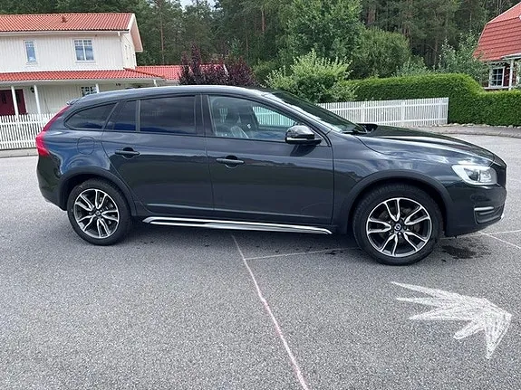 Volvo V60 Cross Country 2017 photo 3