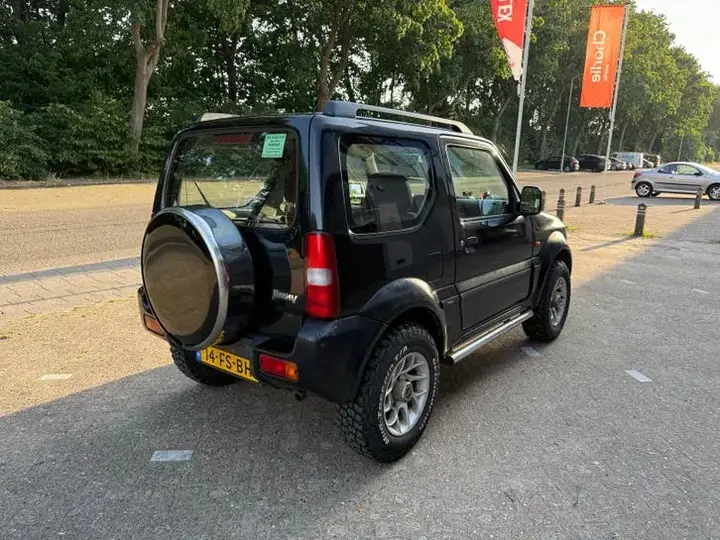 Suzuki Jimny 2000 photo 3