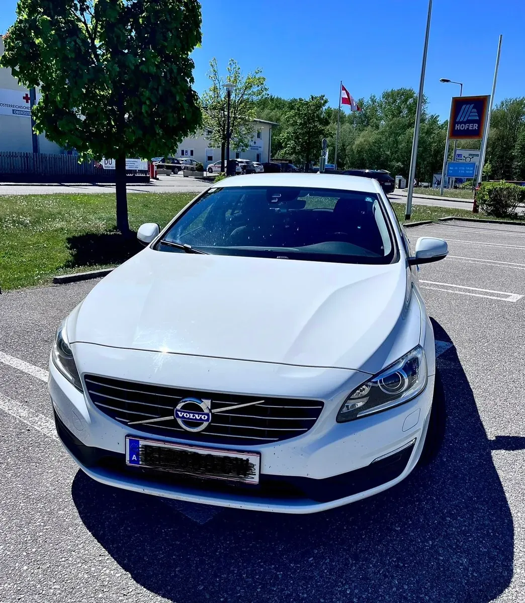 Volvo V60 2017 photo 2