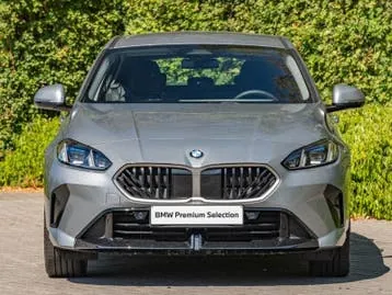 BMW 1 Series 2025 photo 2