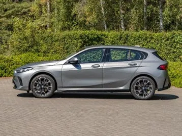 BMW 1 Series 2025 photo 3