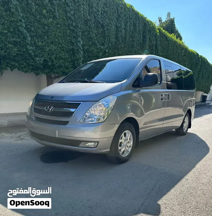 Hyundai H1 2013 photo 2