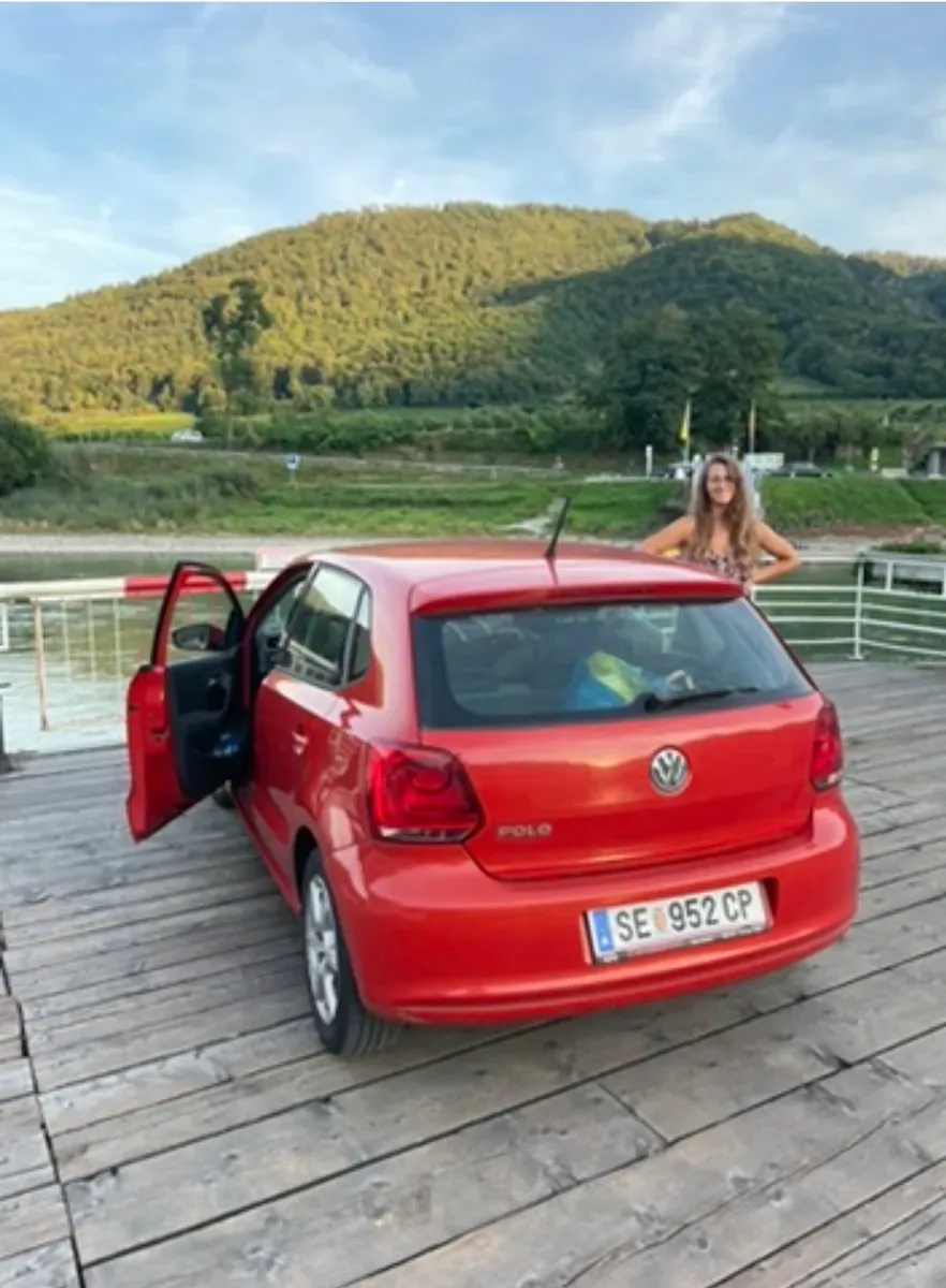 Volkswagen Polo 2010 photo 2
