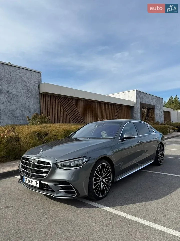 Mercedes-Benz S-Class