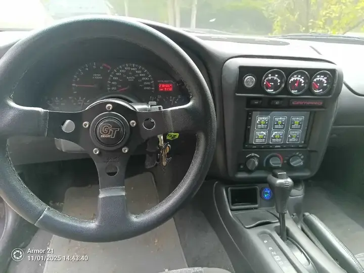 Chevrolet Camaro 2001 photo 2