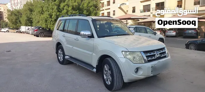 Mitsubishi Pajero 2013 photo 3