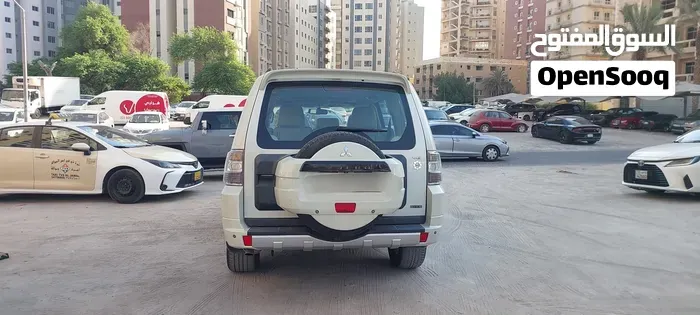 Mitsubishi Pajero 2013 photo 4
