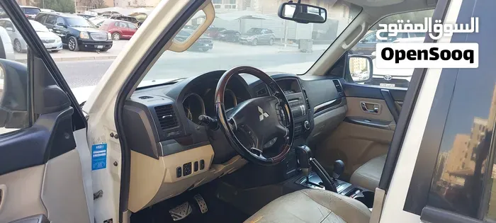 Mitsubishi Pajero 2013 photo 2