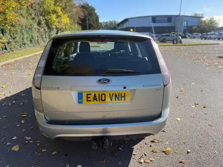 Ford Focus 2010 photo 4
