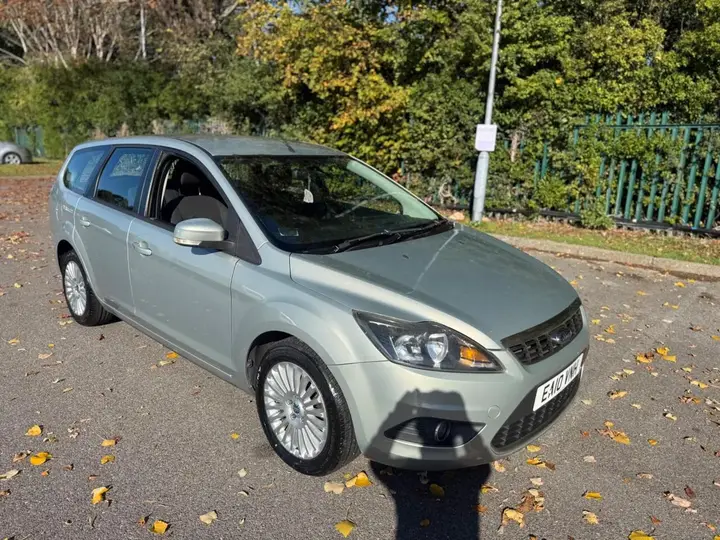Ford Focus 2010 photo 3