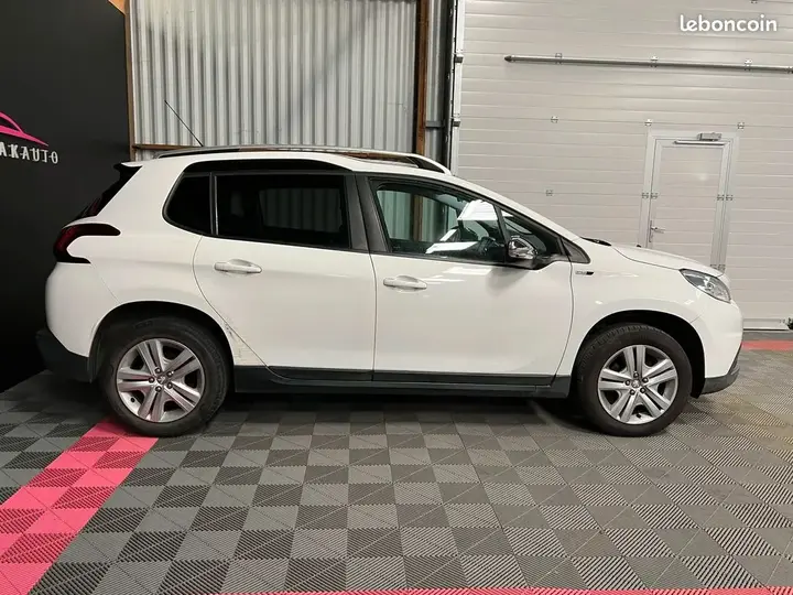 Peugeot 2008 2017 photo 4