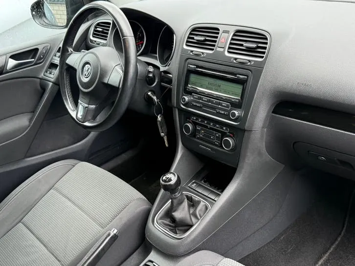 Volkswagen Golf 2011 photo 2