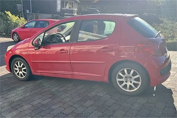 Peugeot 207 2007 photo 4