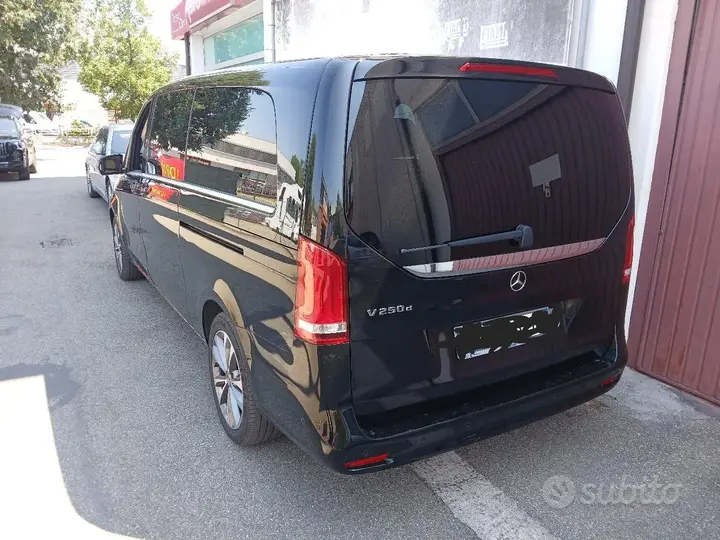 Mercedes-Benz V-Class