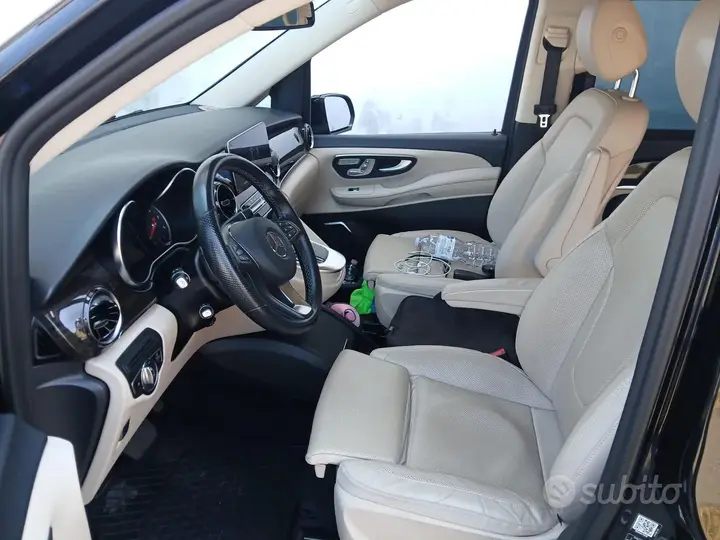 Mercedes-Benz V-Class 2023 photo 5