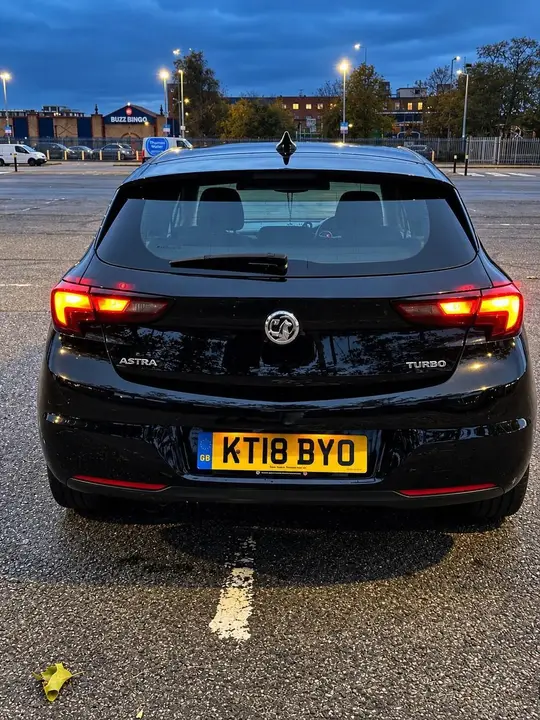 Vauxhall Astra 2018 photo 2