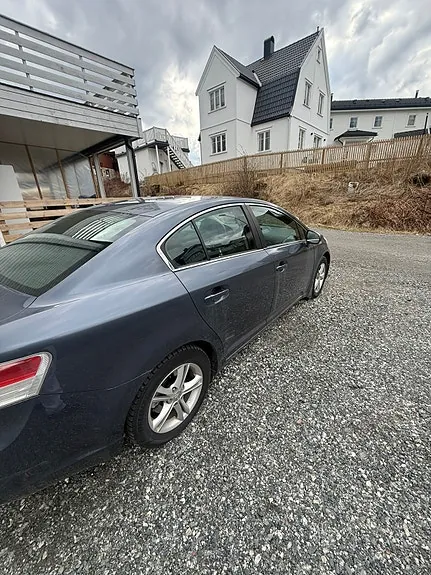 Toyota Avensis 2010 photo 3