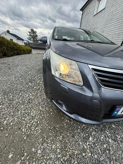 Toyota Avensis 2010 photo 4