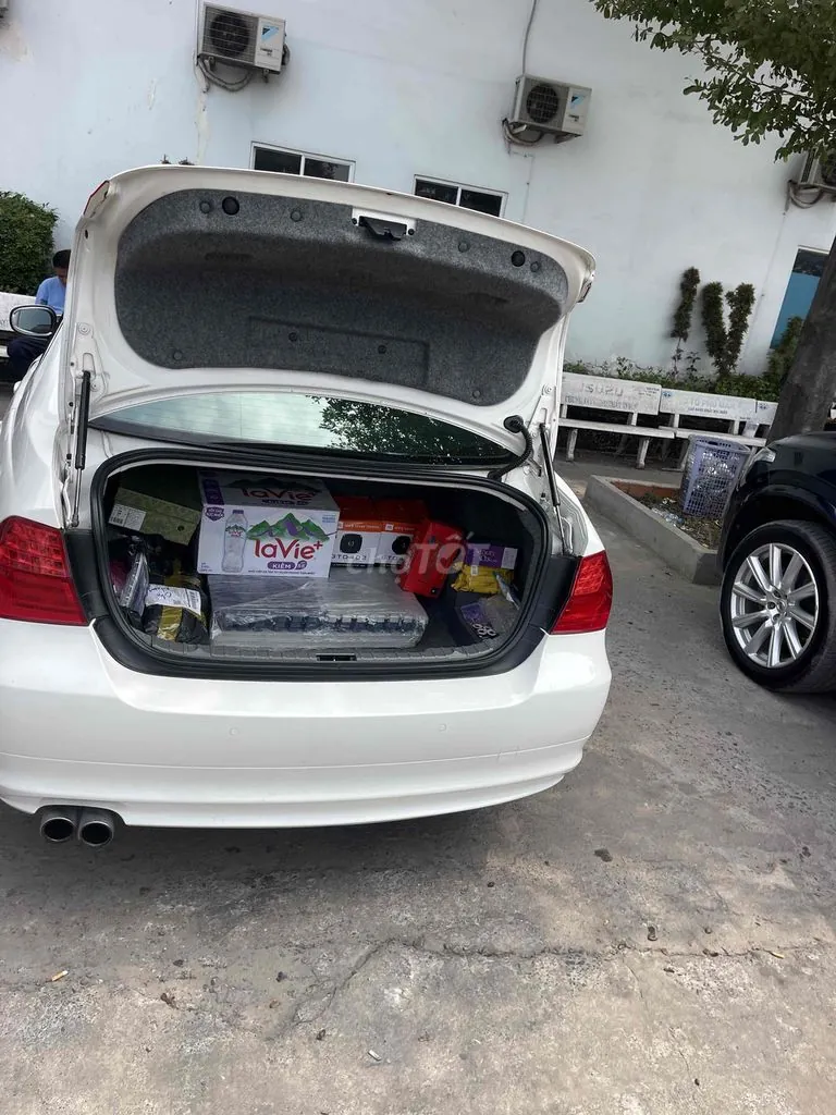 BMW 3 Series 2011 photo 4