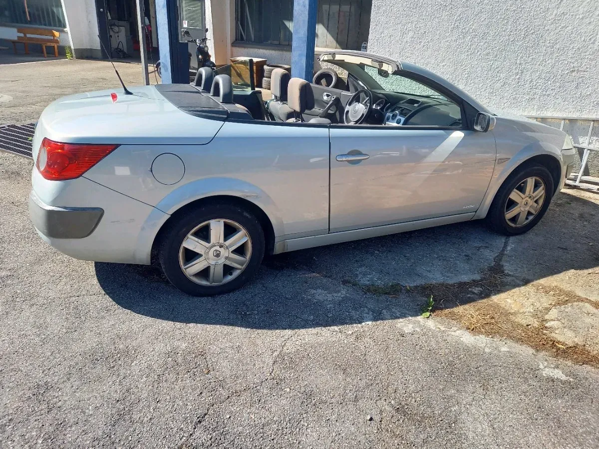 Renault Megane 2004 photo 2