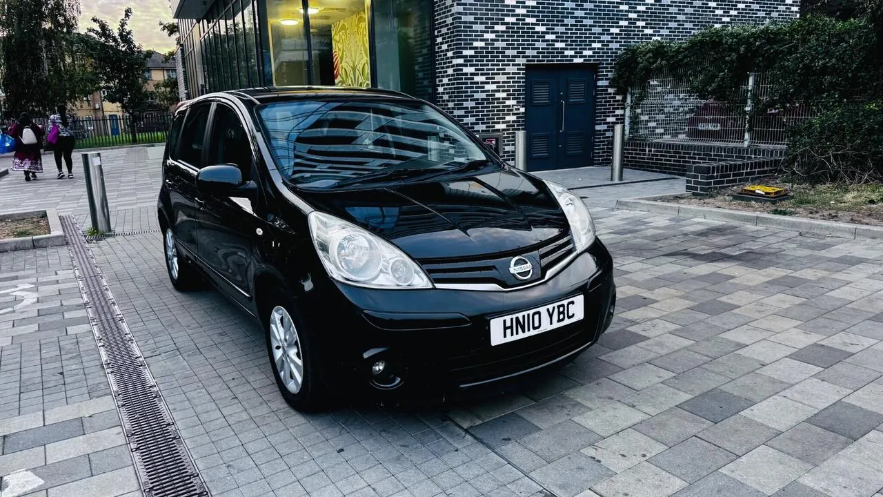 Nissan Note 2010 photo 2