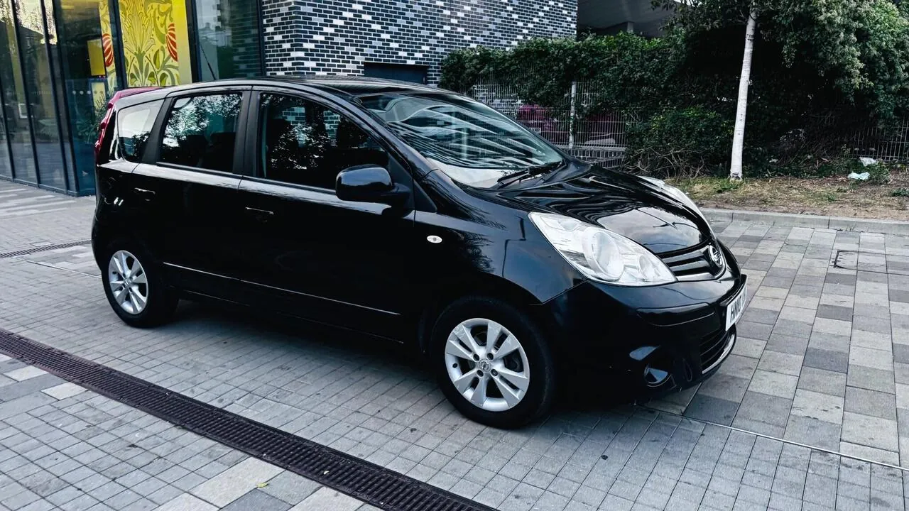 Nissan Note 2010 photo 3