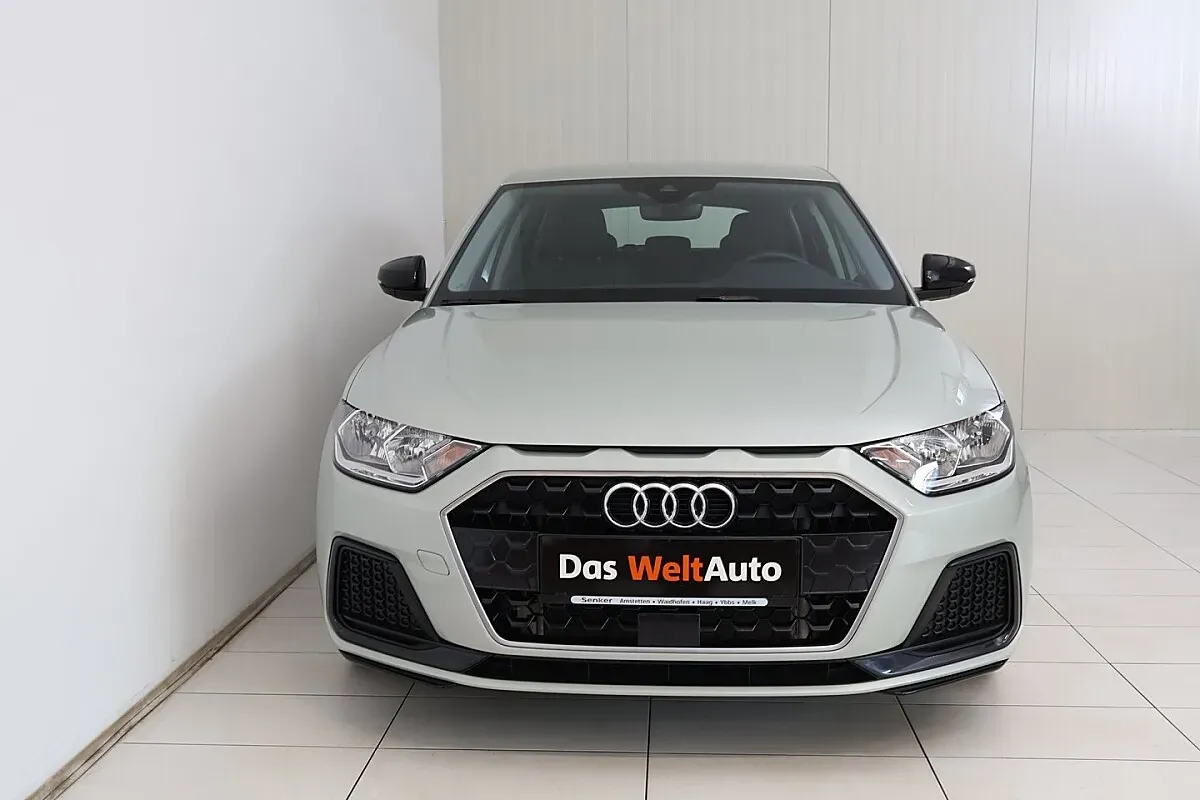 Audi A1 2025 photo 2