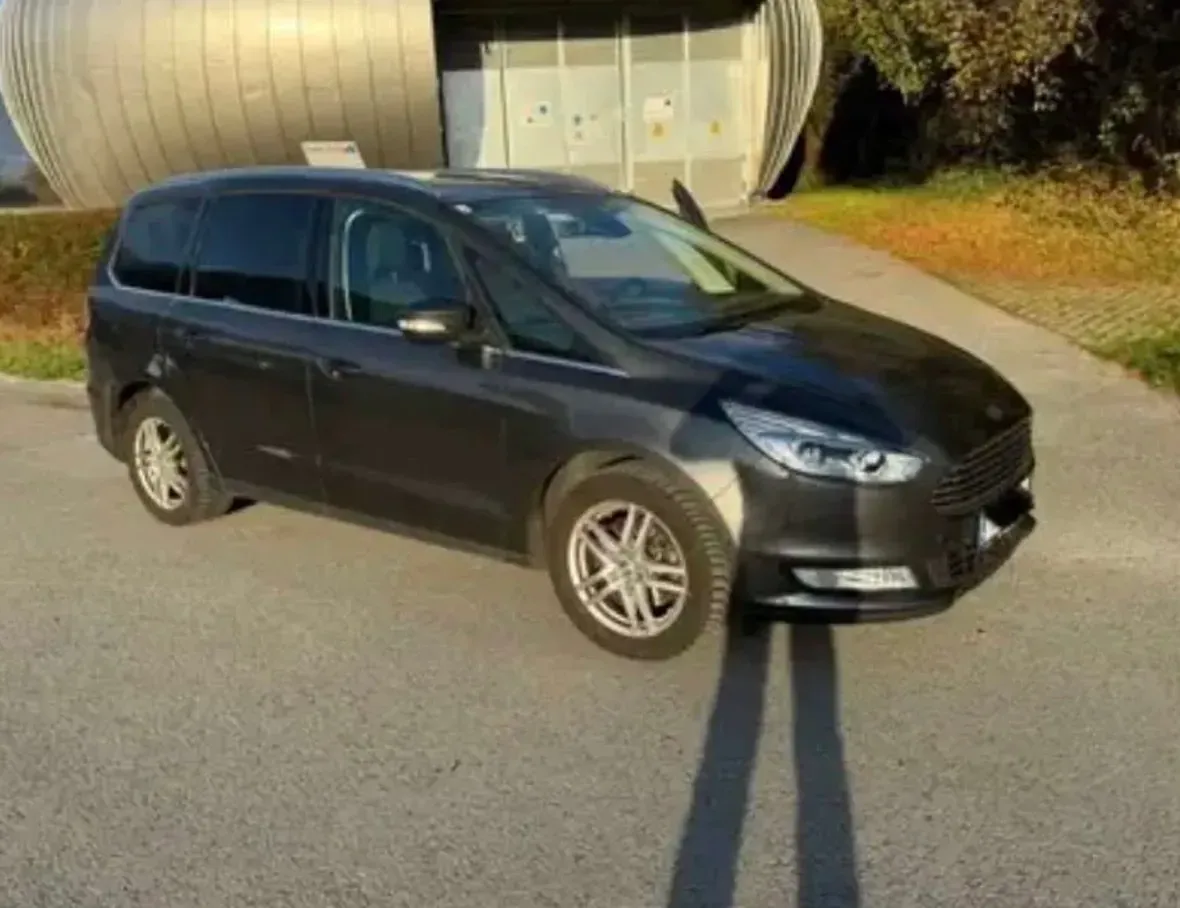 Ford Galaxy 2019 photo 2
