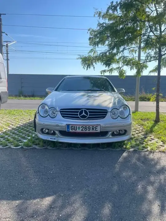 Mercedes-Benz Clk-Class 2004 photo 3