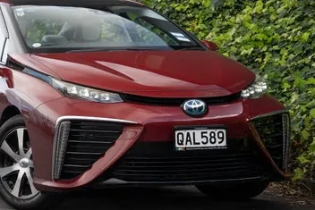 Toyota Mirai 2017 photo 3