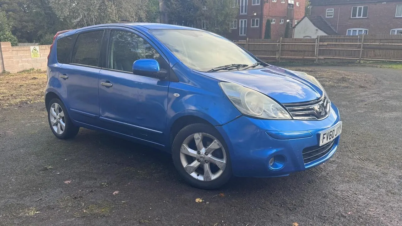 Nissan Note 2010 photo 2