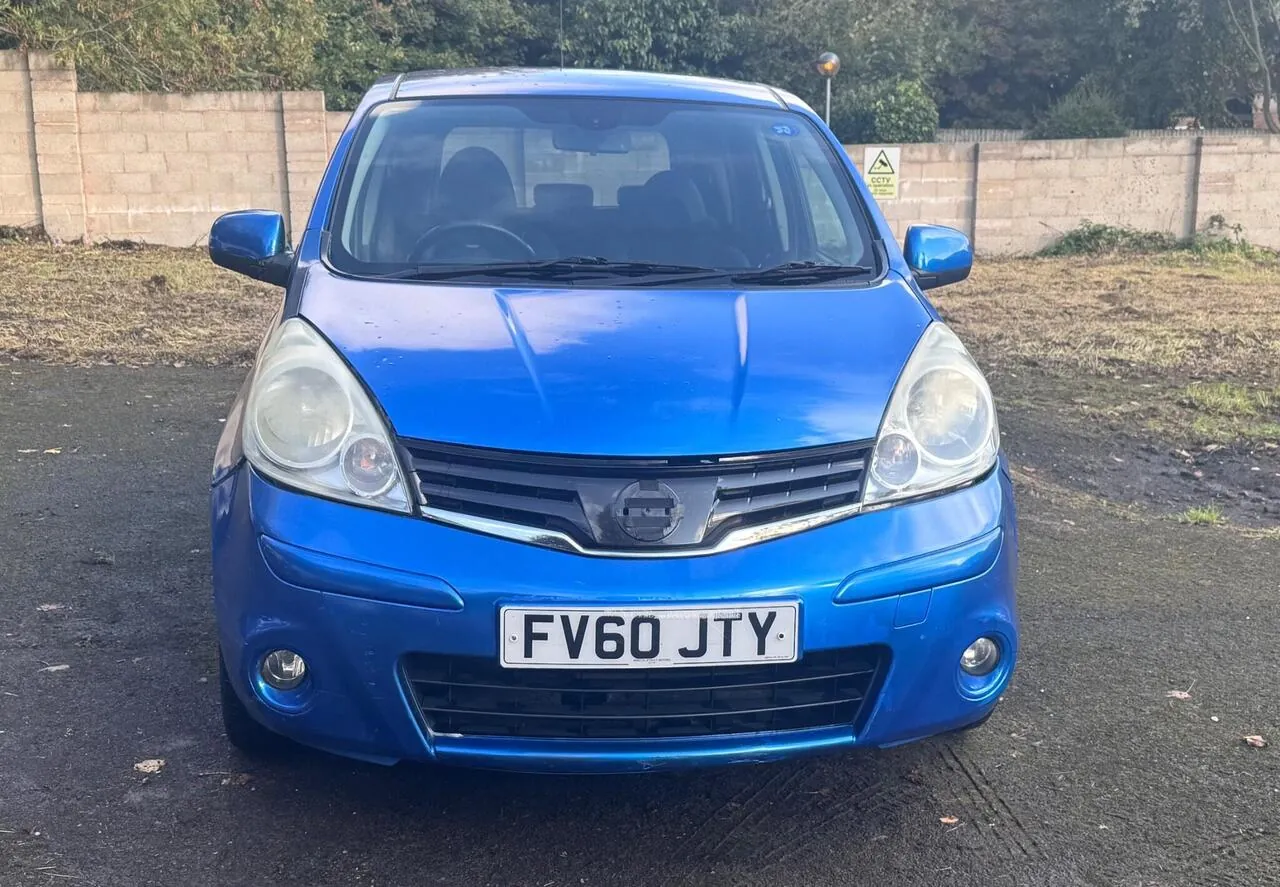 Nissan Note 2010 photo 3