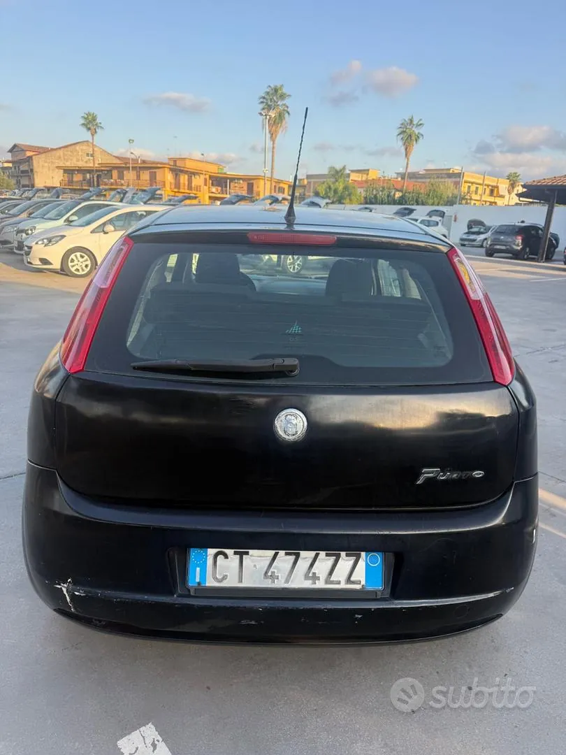 Fiat Grande Punto 2005 photo 3
