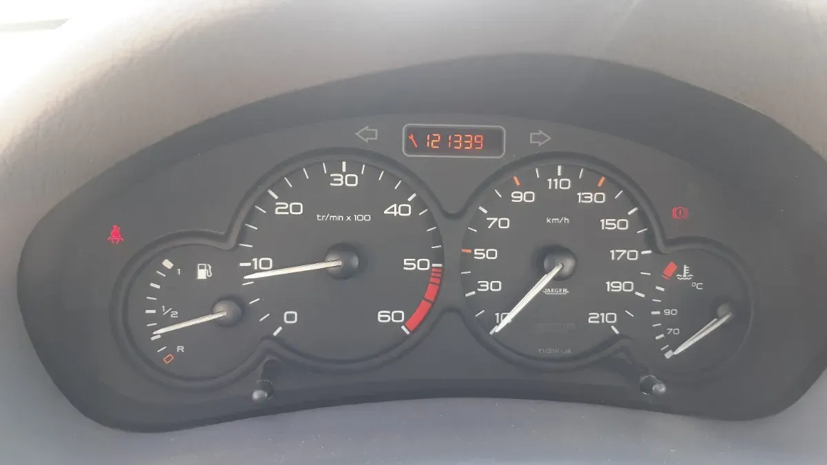 Peugeot 206 2003 photo 2