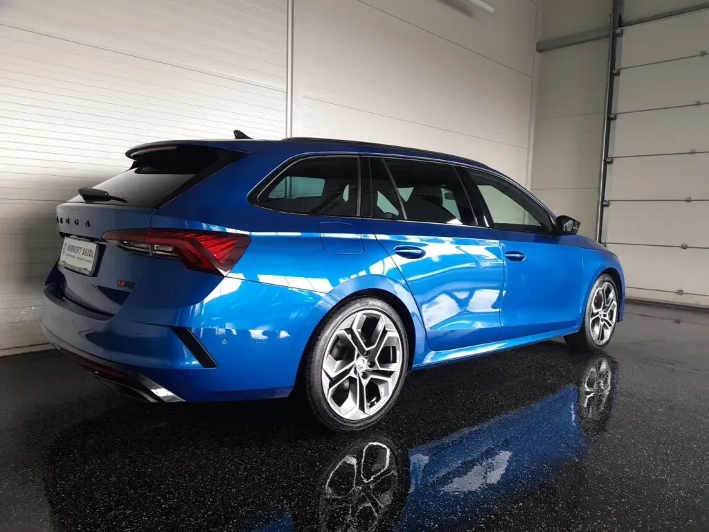 Skoda Octavia 2023 photo 2