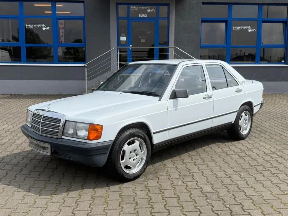 Mercedes-Benz 190 E