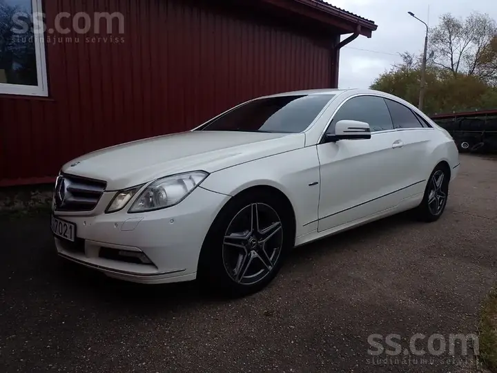 Mercedes-Benz E350 2011 photo 4