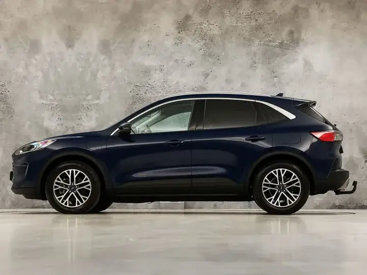Ford Kuga 2021 photo 2