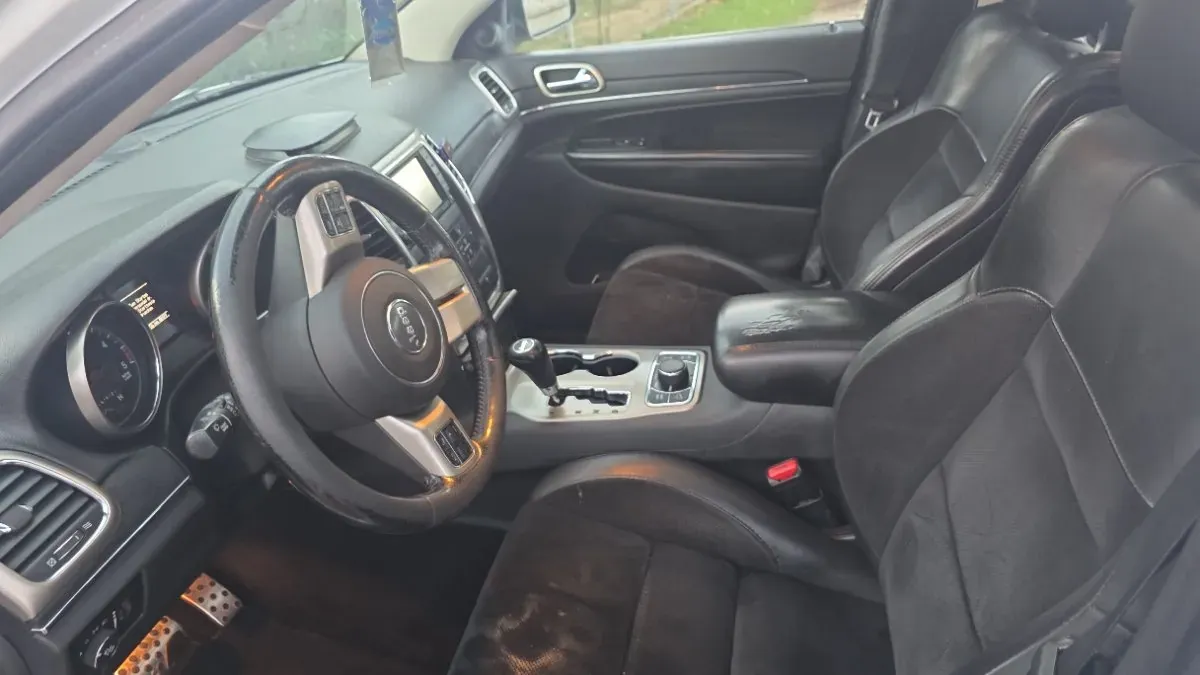 Jeep Grand Cherokee 2012 photo 2
